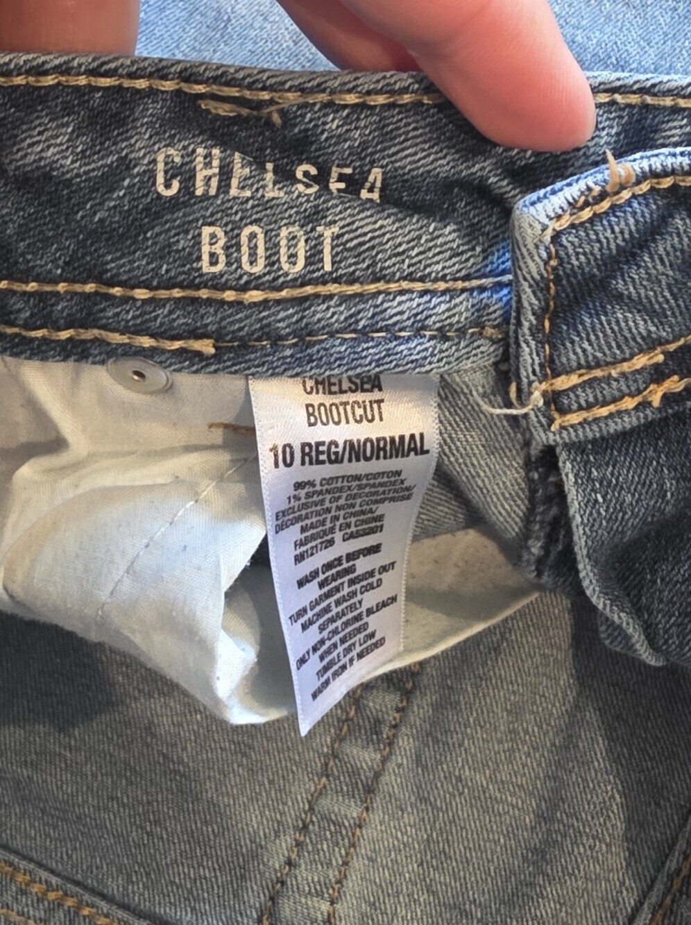 Aeropostale Women's Light Wash Chelsea Boot Cut Jeans Sz 10R - Picture 3 of 5